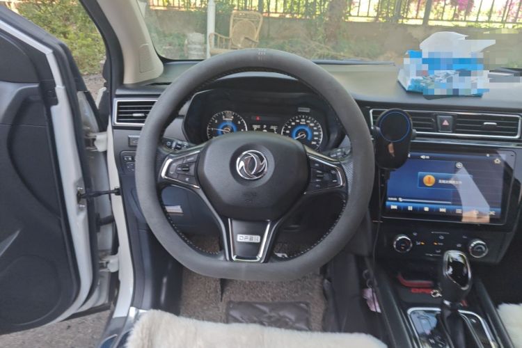 Used Dongfeng Fengon 580 2016 1.5T CVT Luxury Model Steering Wheel