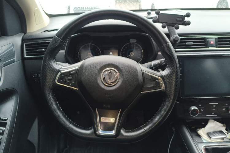 Used Dongfeng Fengon 580 2016 1.5T Manual Luxury Edition Steering Wheel