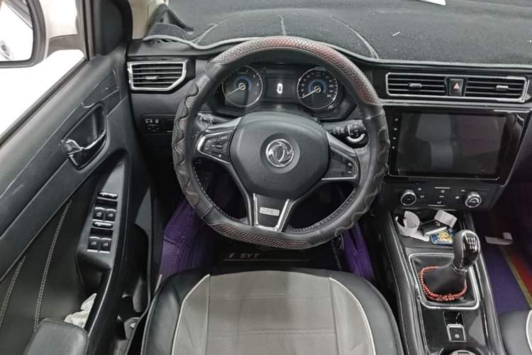 Used Dongfeng Fengon 580 2016 1.5T Manual Luxury Edition Steering Wheel