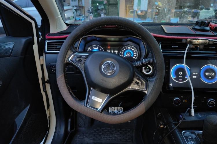 Used Dongfeng Fengon 580 2016 Revised Version 1.5T CVT Luxury Edition Steering Wheel