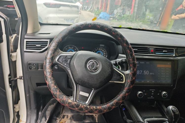 Used Dongfeng Fengon 580 2016 1.5T Manual Luxury Edition Steering Wheel