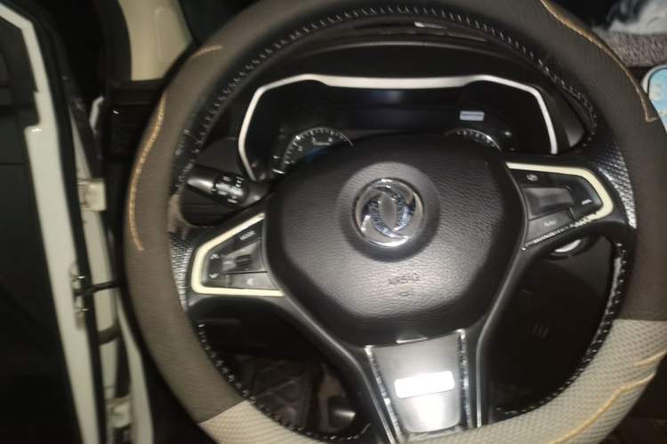 Used Dongfeng Fengon 580 2016 1.5T Manual Luxury Edition Steering Wheel