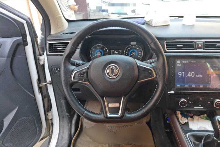 Used Dongfeng Fengon 580 2016 1.5T Manual Luxury Edition Steering Wheel