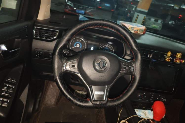 Used Dongfeng Fengon 580 2016 1.5T CVT Luxury Model Steering Wheel