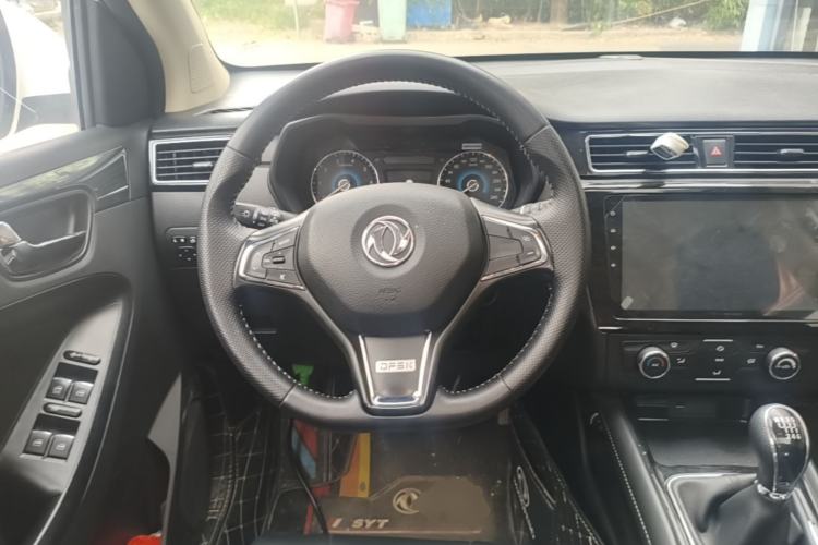 Used Dongfeng Fengon 580 2016 1.5T Manual Luxury Edition Steering Wheel