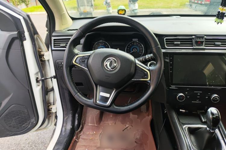 Used Dongfeng Fengon 580 2016 1.5T Manual Luxury Edition Steering Wheel