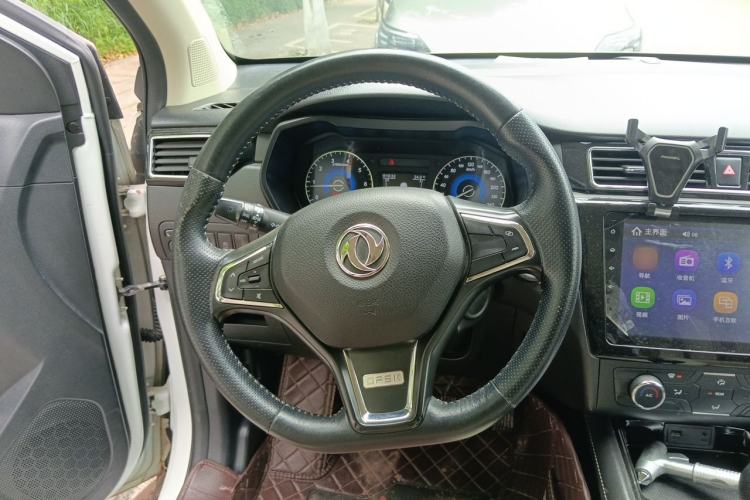 Used Dongfeng Fengon 580 2016 1.5T Manual Luxury Edition Steering Wheel