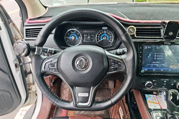 Used Dongfeng Fengon 580 2016 Revised Version 1.5T CVT Luxury Edition Steering Wheel