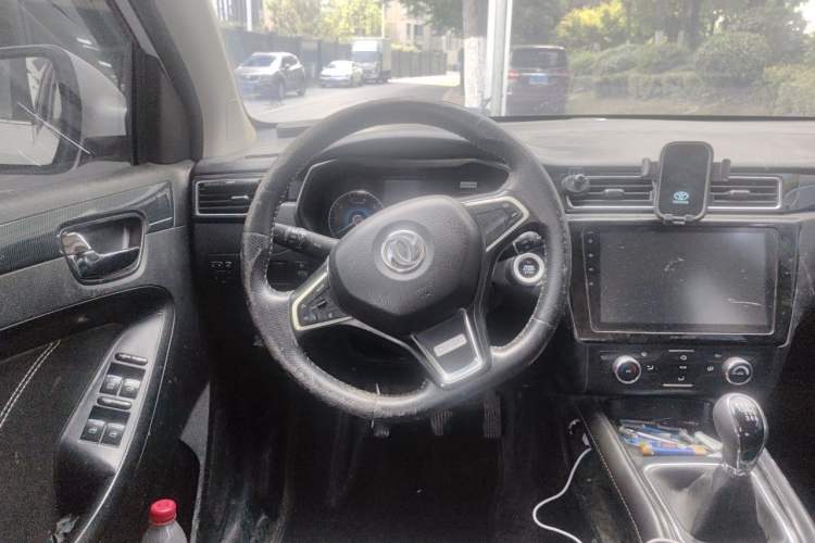 Used Dongfeng Fengon 580 2016 1.5T Manual Luxury Edition Steering Wheel