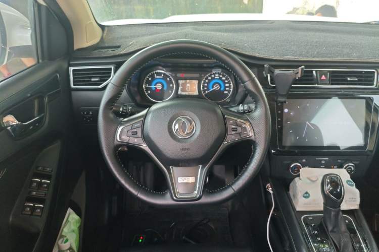 Used Dongfeng Fengon 580 2016 Revised Version 1.5T CVT Luxury Edition Steering Wheel