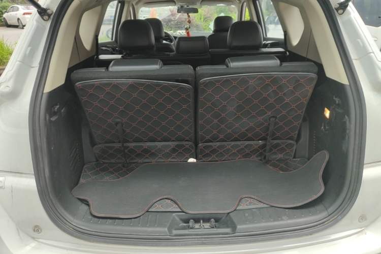 Used Dongfeng Fengon 580 2016 1.5T Manual Luxury Edition Trunk