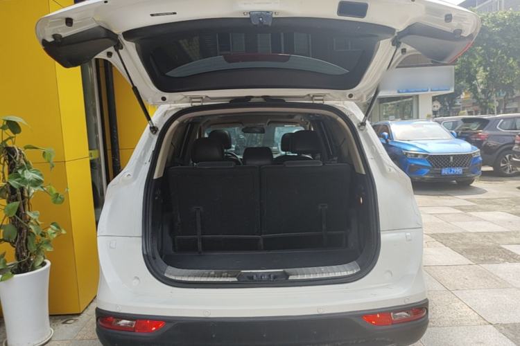 Used Dongfeng Fengon 580 2016 Revised Version 1.5T CVT Luxury Edition Trunk
