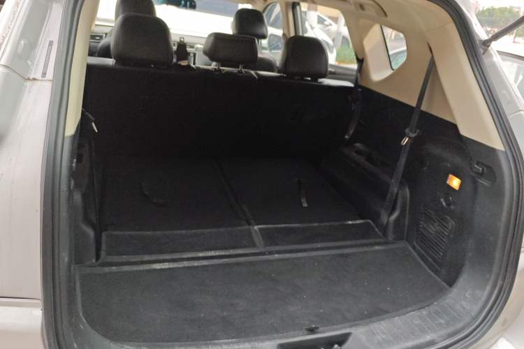 Used Dongfeng Fengon 580 2016 1.8L Manual Comfort Model Trunk