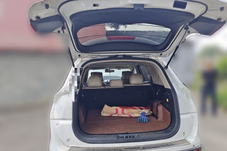 Used Dongfeng Fengon 580 2016 1.5T Manual Luxury Edition Trunk