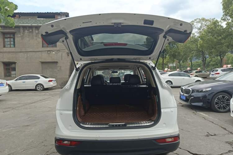 Used Dongfeng Fengon 580 2016 1.8L Manual Comfort Model Trunk