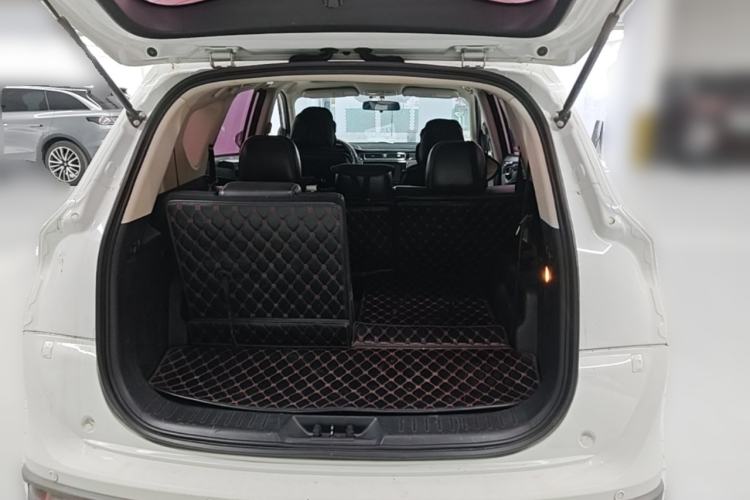 Used Dongfeng Fengon 580 2016 1.5T Manual Luxury Edition Trunk