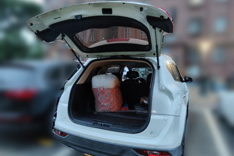 Used Dongfeng Fengon 580 2016 Revised Version 1.5T CVT Luxury Edition Trunk