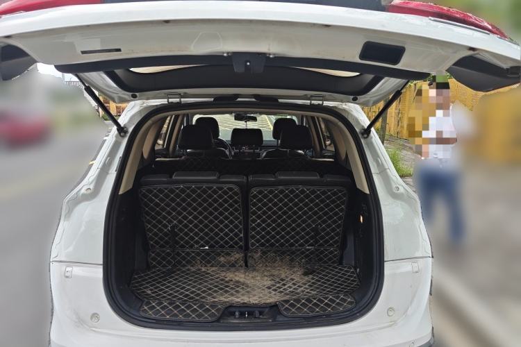 Used Dongfeng Fengon 580 2016 1.5T Manual Luxury Edition Trunk