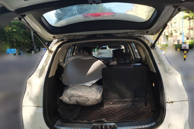 Used Dongfeng Fengon 580 2016 Revised Version 1.5T CVT Luxury Edition Trunk
