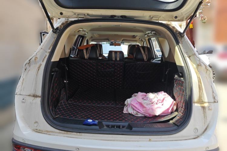 Used Dongfeng Fengon 580 2016 1.5T Manual Luxury Edition Trunk