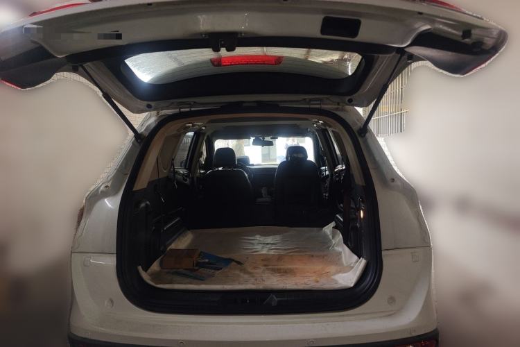 Used Dongfeng Fengon 580 2016 Revised Version 1.5T CVT Luxury Edition Trunk