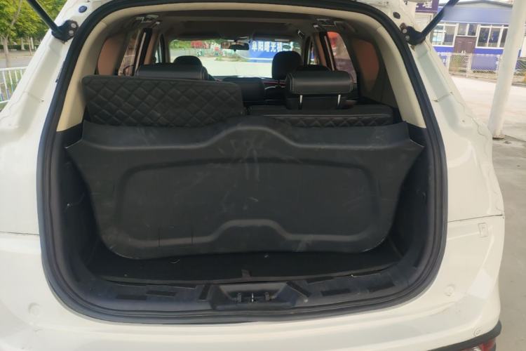 Used Dongfeng Fengon 580 2016 Revised Version 1.5T CVT Comfort Edition Trunk