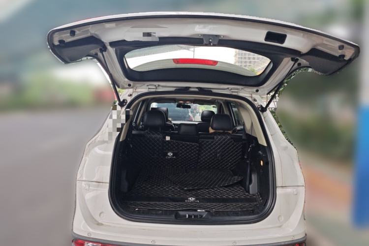 Used Dongfeng Fengon 580 2016 1.5T Manual Luxury Edition Trunk