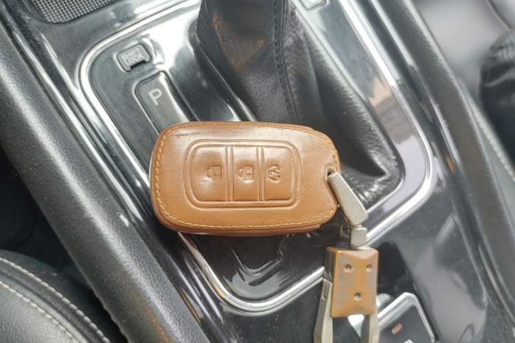 Used Dongfeng Fengon 580 2016 Revised Version 1.5T CVT Luxury Edition Vehicle Key