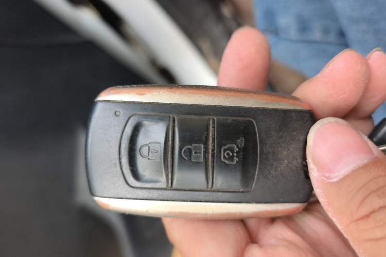 Used Dongfeng Fengon 580 2016 1.5T Manual Luxury Edition Vehicle Key
