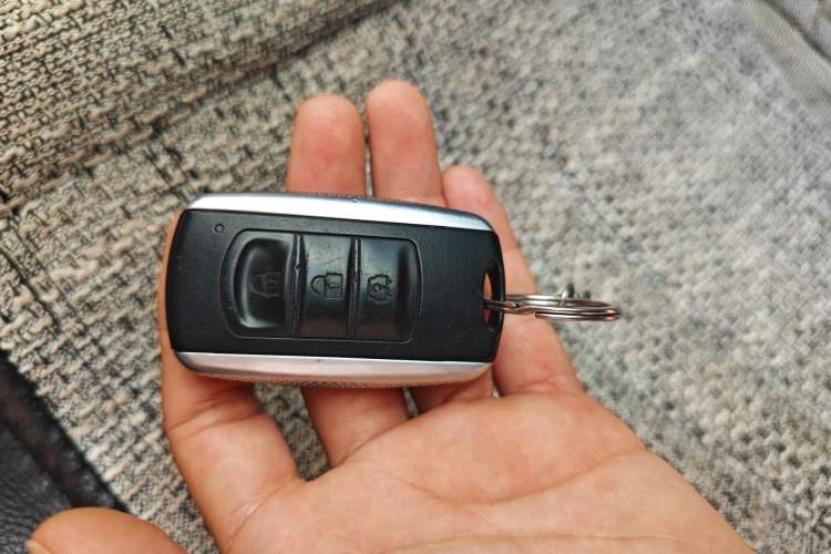 Used Dongfeng Fengon 580 2016 1.5T Manual Luxury Edition Vehicle Key