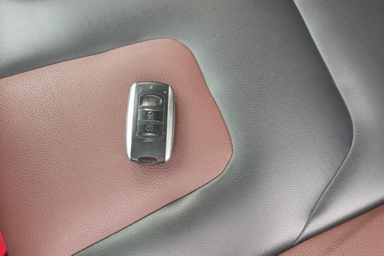 Used Dongfeng Fengon 580 2016 1.5T Manual Luxury Edition Vehicle Key