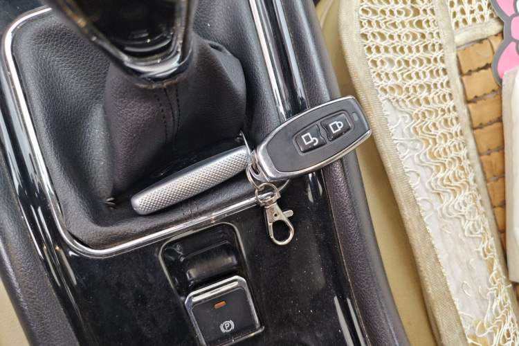Used Dongfeng Fengon 580 2016 1.5T Manual Luxury Edition Vehicle Key
