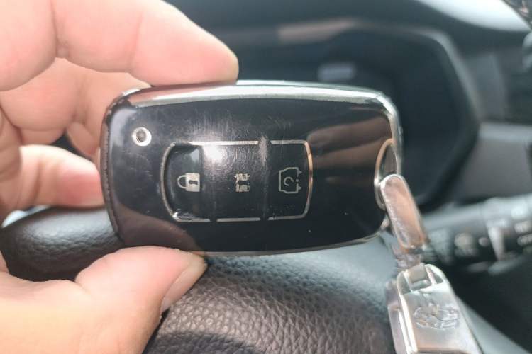 Used Dongfeng Fengon 580 2016 1.5T Manual Luxury Edition Vehicle Key