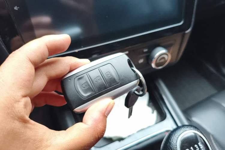 Used Dongfeng Fengon 580 2016 1.5T Manual Luxury Edition Vehicle Key