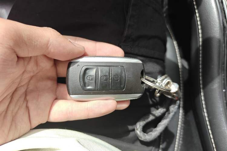 Used Dongfeng Fengon 580 2016 1.5T Manual Luxury Edition Vehicle Key