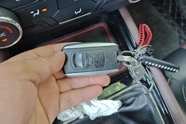 Used Dongfeng Fengon 580 2016 1.5T Manual Luxury Edition Vehicle Key