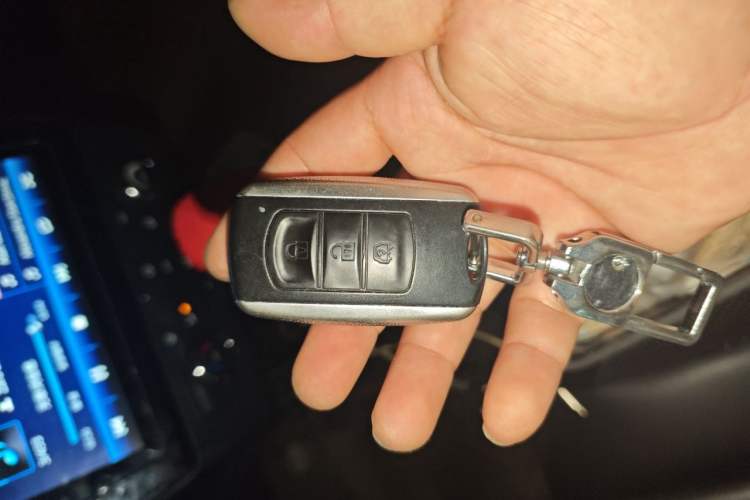 Used Dongfeng Fengon 580 2016 1.5T CVT Luxury Model Vehicle Key