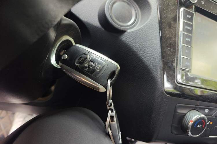 Used Dongfeng Fengon 580 2016 1.8L Manual Comfort Model Vehicle Key
