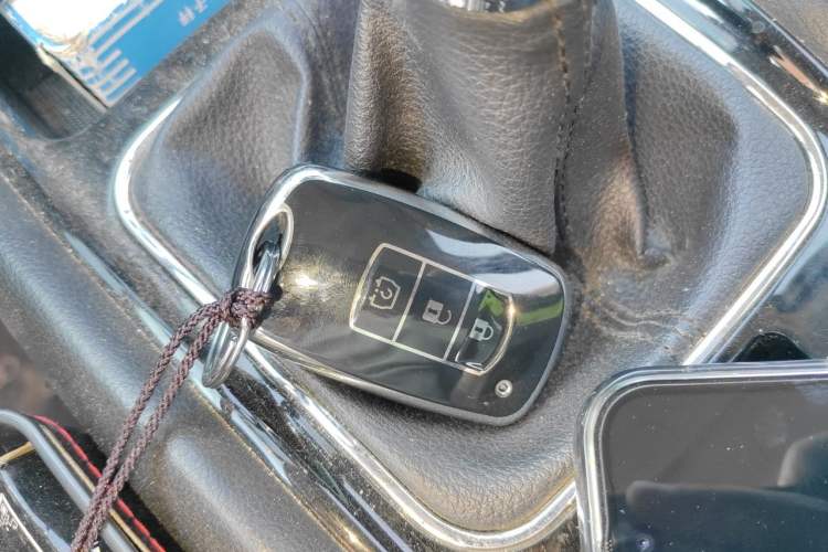 Used Dongfeng Fengon 580 2016 1.5T Manual Luxury Edition Vehicle Key