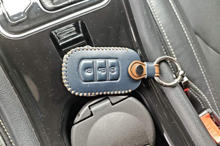 Used Dongfeng Fengon 580 2016 Revised Version 1.5T CVT Luxury Edition Vehicle Key