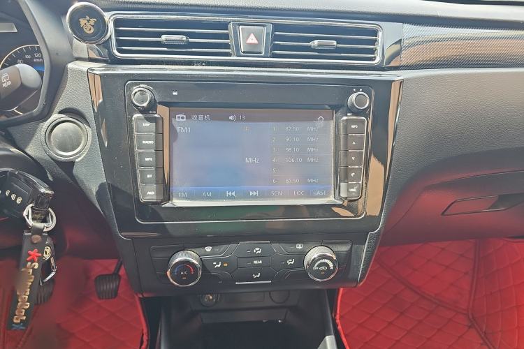 Used Dongfeng Fengon 580 2017 1.8L Manual Comfort Model Audio And AC Panel