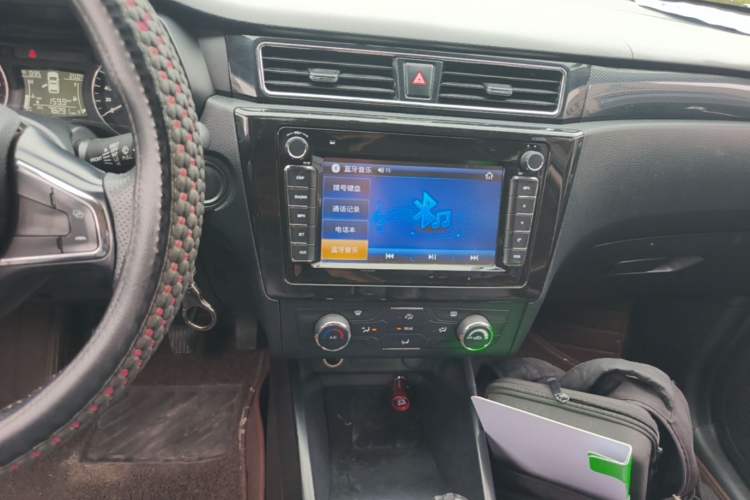 Used Dongfeng Fengon 580 2017 1.8L Manual Comfort Model Audio And AC Panel