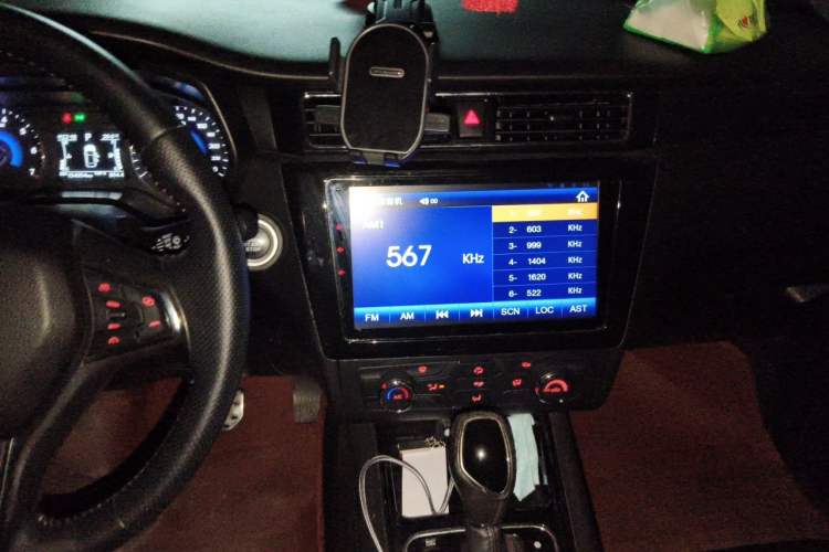 Used Dongfeng Fengon 580 2017 1.5T CVT Luxury Model Audio And AC Panel
