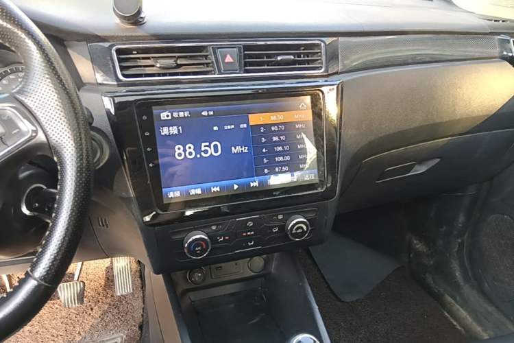 Used Dongfeng Fengon 580 2017 1.8L Manual Comfort Model Audio And AC Panel