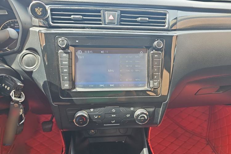 Used Dongfeng Fengon 580 2017 1.8L Manual Comfort Model Audio And AC Panel