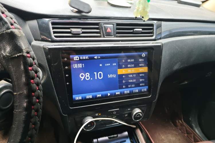 Used Dongfeng Fengon 580 2017 1.5T Manual Luxury Model Audio And AC Panel