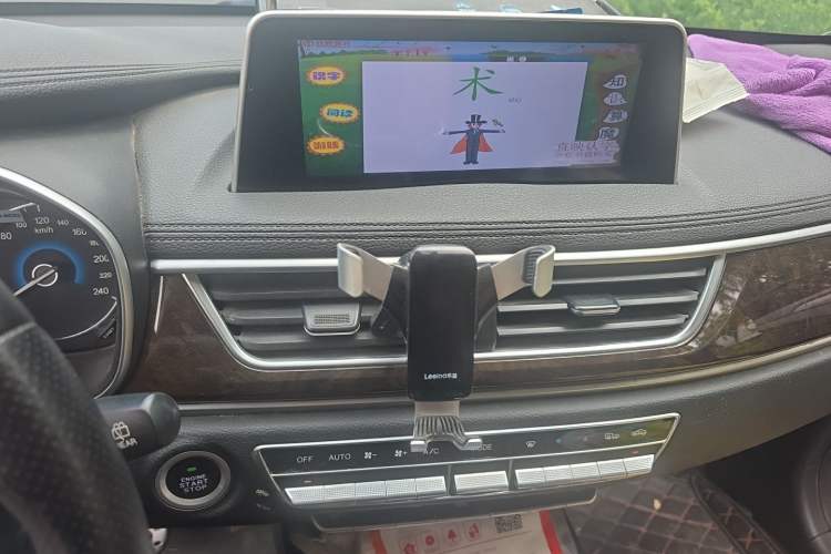 Used Dongfeng Fengon 580 2017 1.5T CVT Smart Style Model Audio And AC Panel