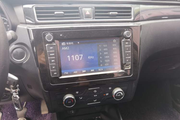 Used Dongfeng Fengon 580 2017 1.8L Manual Comfort Model Audio And AC Panel