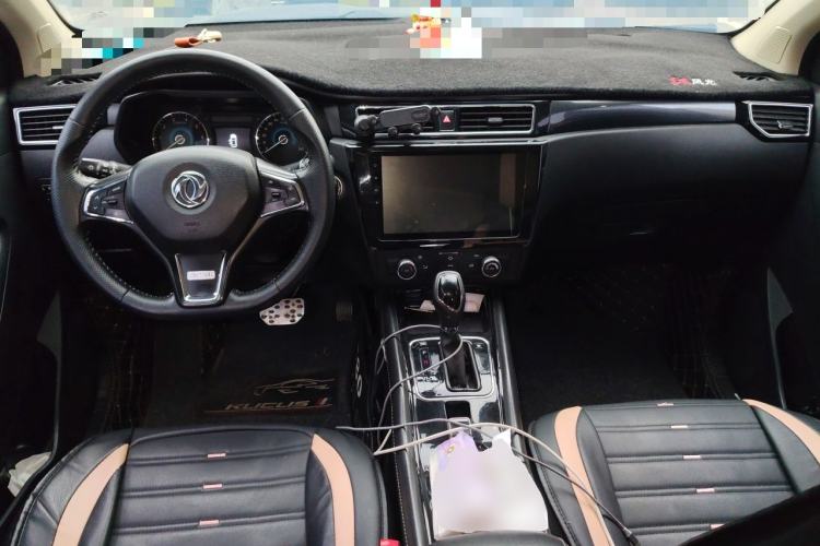 Used Dongfeng Fengon 580 2017 1.5T CVT Luxury Model Center Console