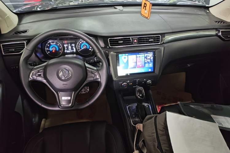Used Dongfeng Fengon 580 2017 1.5T CVT Comfort Model Center Console